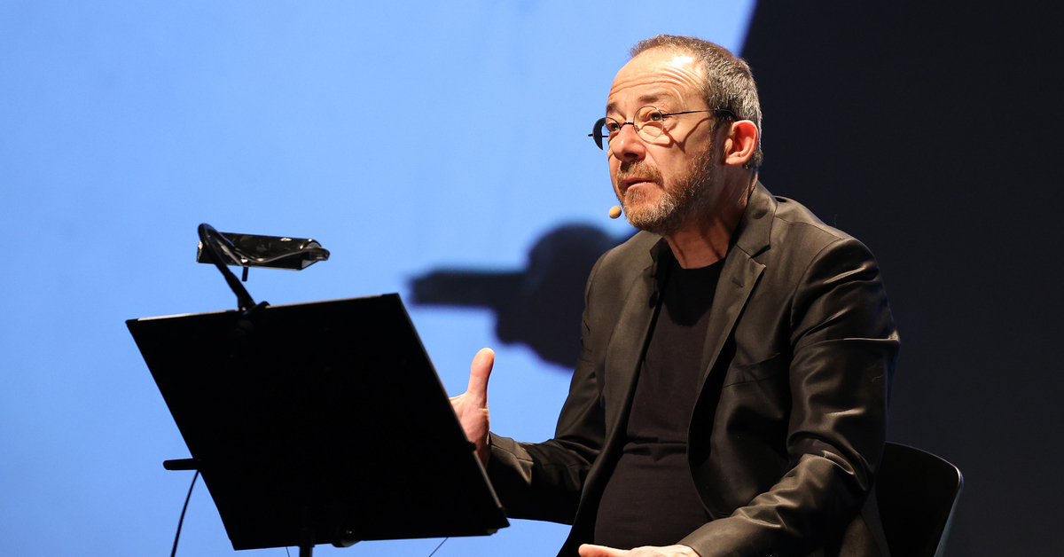 İş Sanat dinletileri Cahit Külebi ile başlıyor