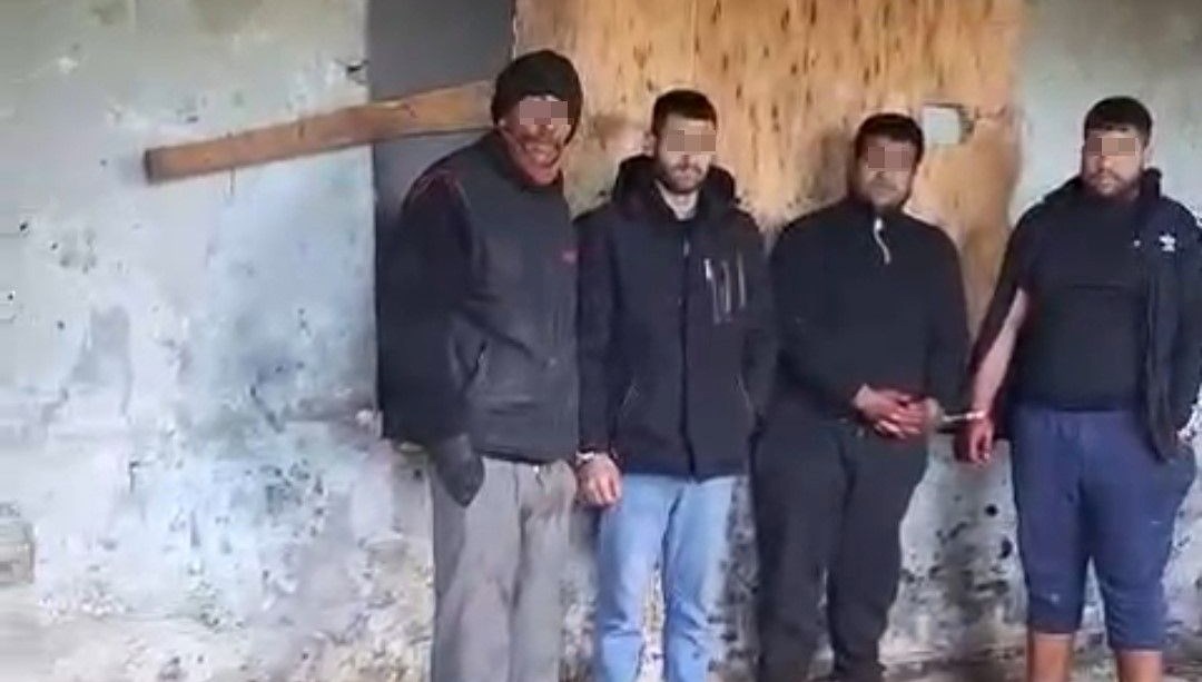 İzmir’de at eti keserken suçüstü yakalandılar