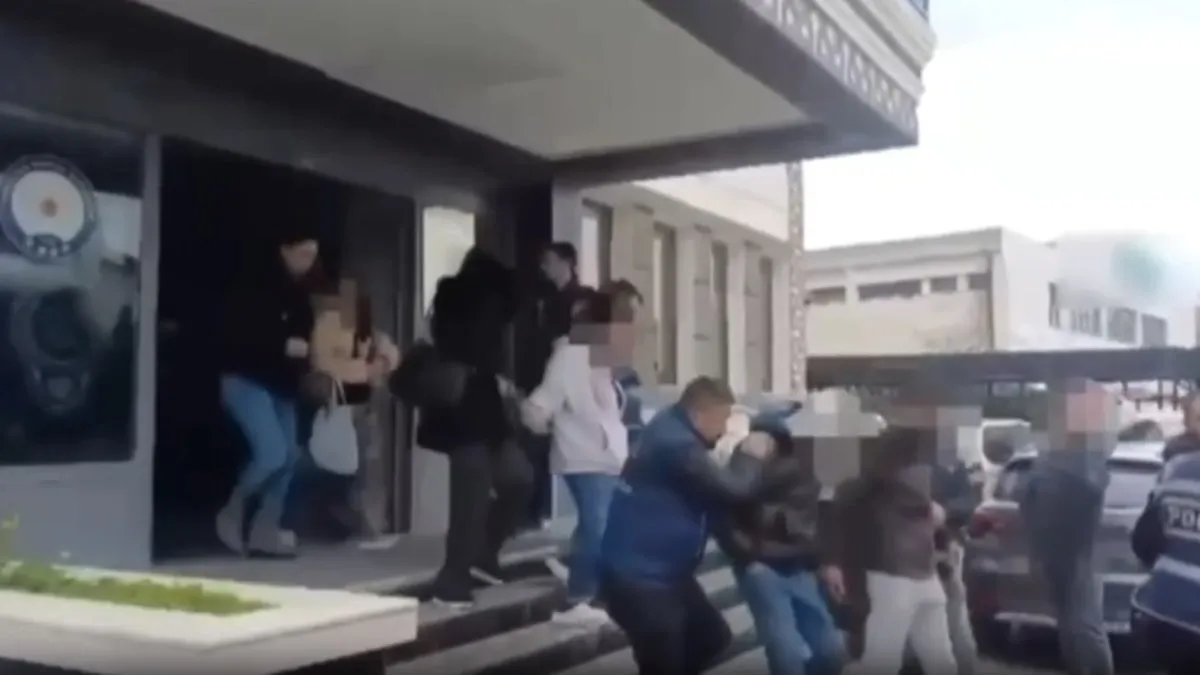 Trabzon’da yüzlerce vatandaşı dolandıran çeteye dev operasyon: 14 kişi yakalandı