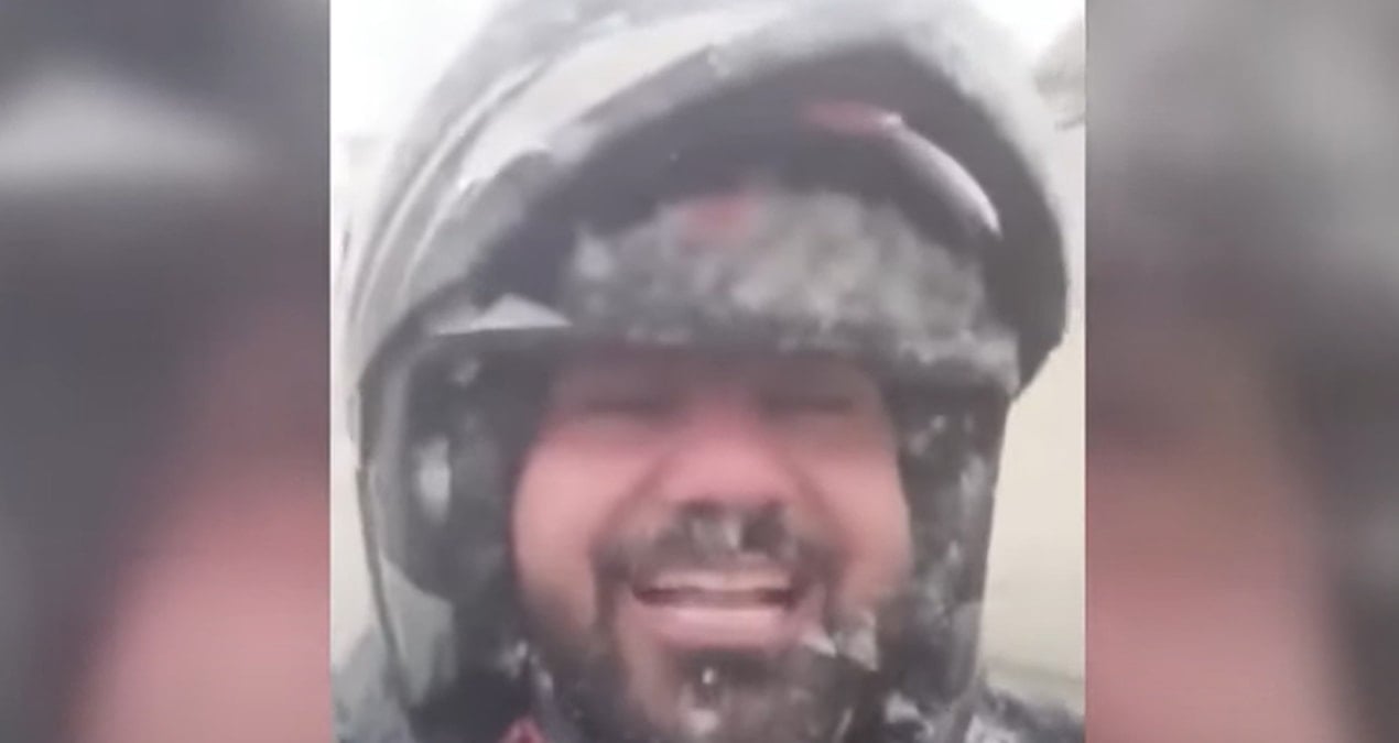 ‘Yemeğim sıcak gelecek mi?’ sorusuna motokuryeden güldüren yanıt