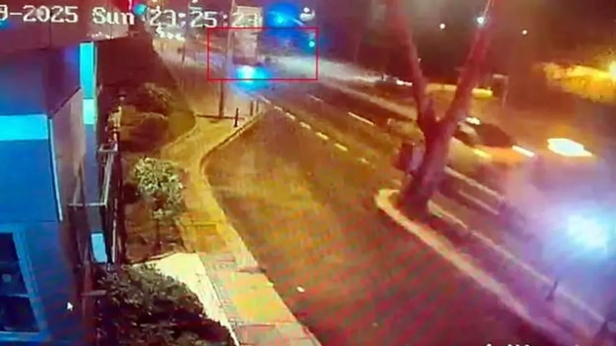 Yoldan karşıya geçmeye çalışan anne ve kıza otomobil çarptı! Anne ölürken kızı ağır yaralandı
