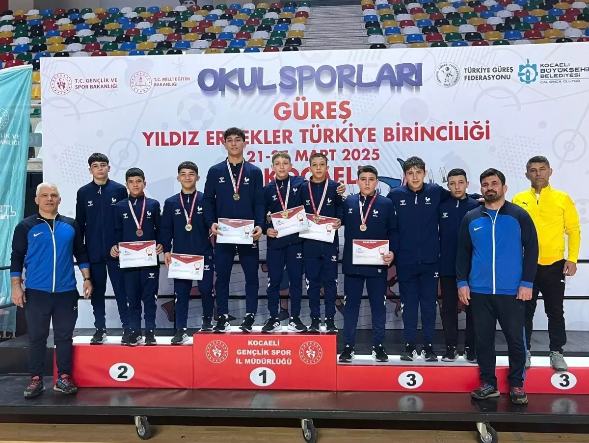 Denizlili Güreşçiler Türkiye Şampiyonu Oldu