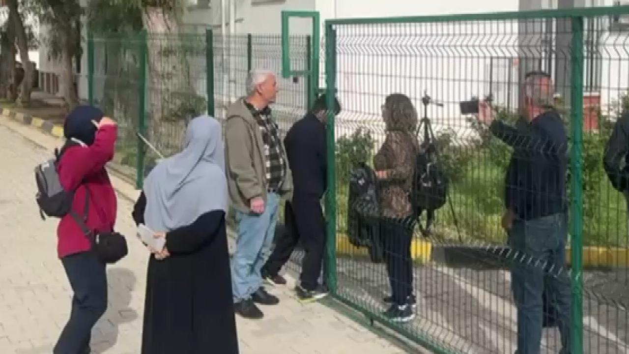 KKTC’de başörtüsü nedeniyle okula alınmayan kızın annesi: Kızımın iradesi çok sağlam