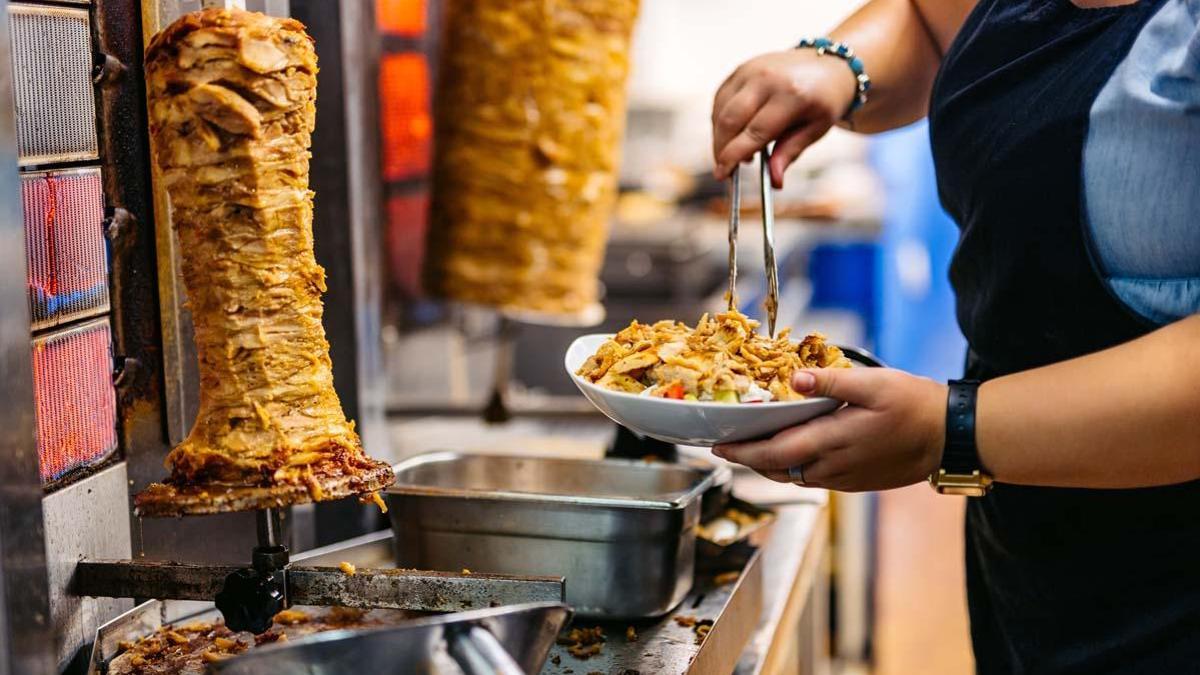4 Tavuktan Birinde Salmonella! Zehirlenme Vakaları Arttı, Uzmanlar Uyardı: Güvenli Tavuk İçin 75 Derece Kuralı…